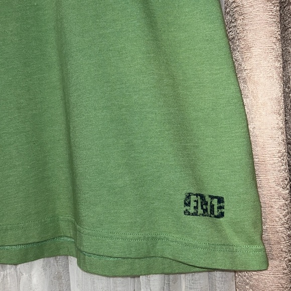 Disney Parks Size XXL V Neckline Tee - Picture 4 of 9